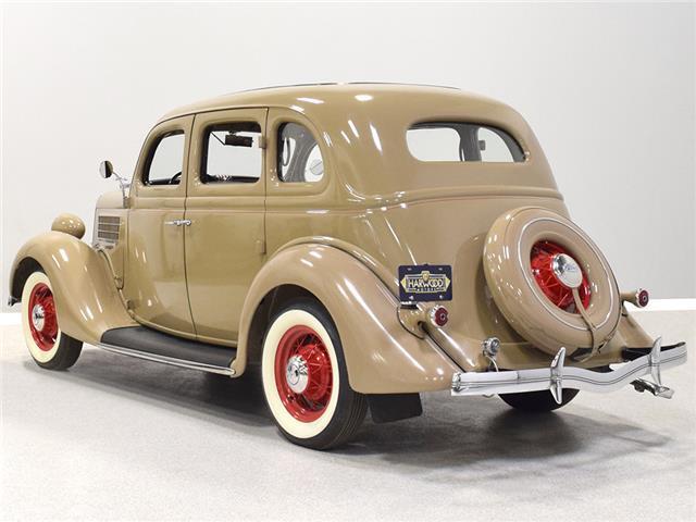 Ford-Deluxe-Fordor-Berline-1935-3