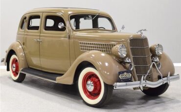 Ford-Deluxe-Fordor-Berline-1935-5