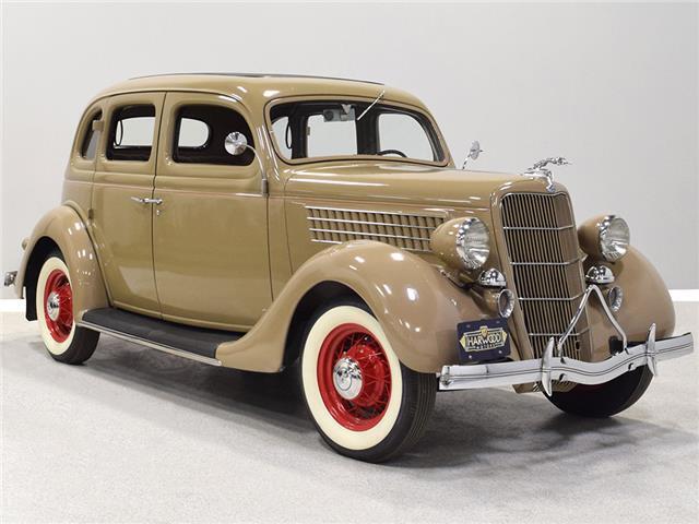 Ford-Deluxe-Fordor-Berline-1935-5