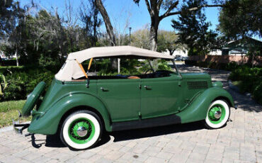 Ford-Deluxe-Phaeton-Cabriolet-1935-10