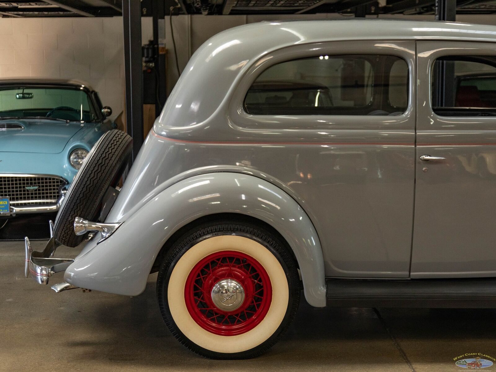 Ford-Deluxe-Tudor-1935-1