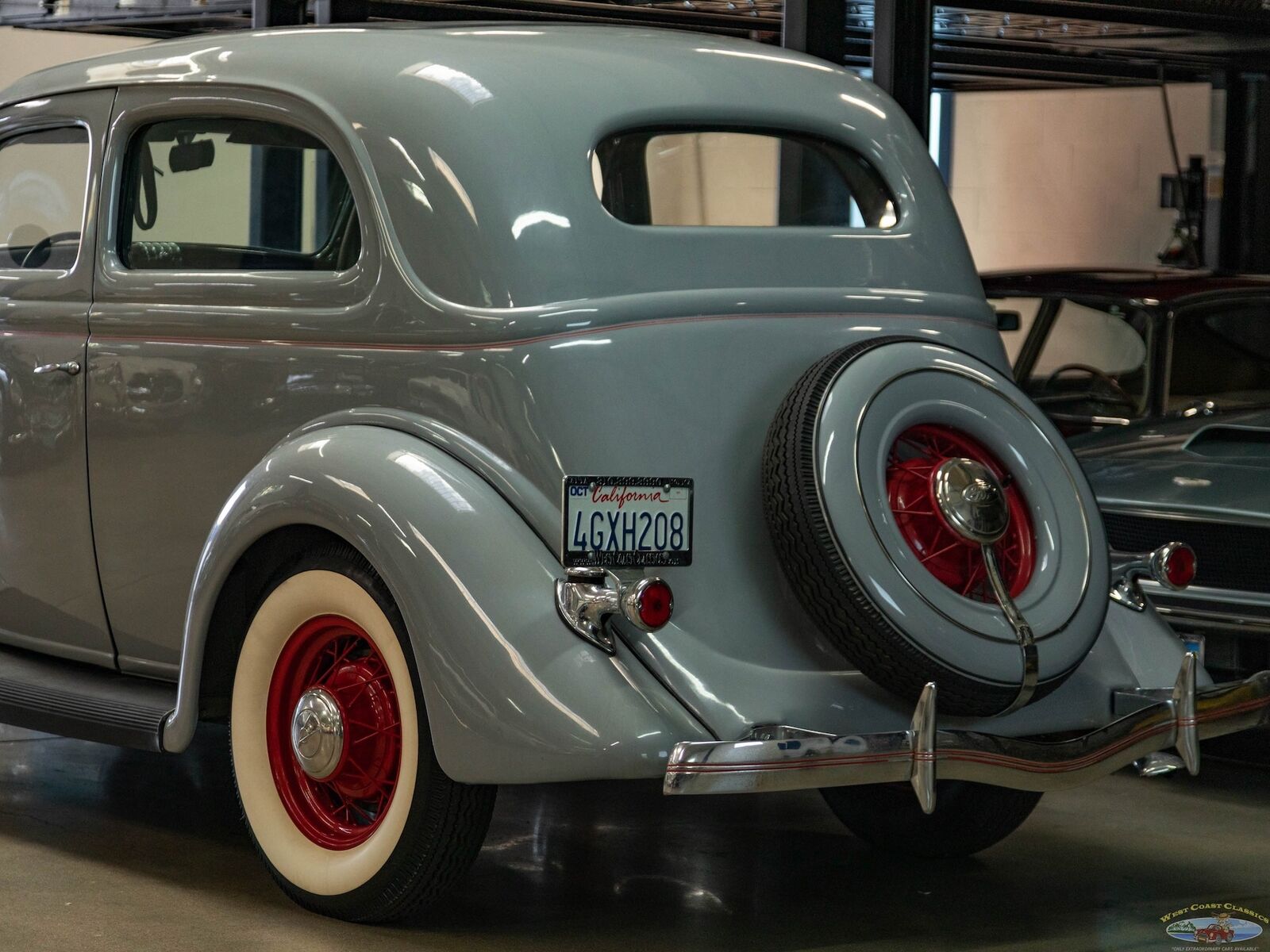 Ford-Deluxe-Tudor-1935-22