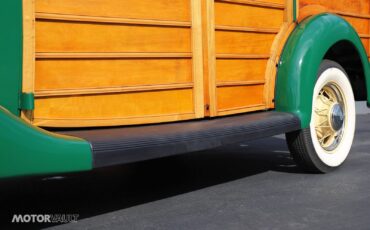 Ford-Deluxe-Wagon-Woodie-1935-25