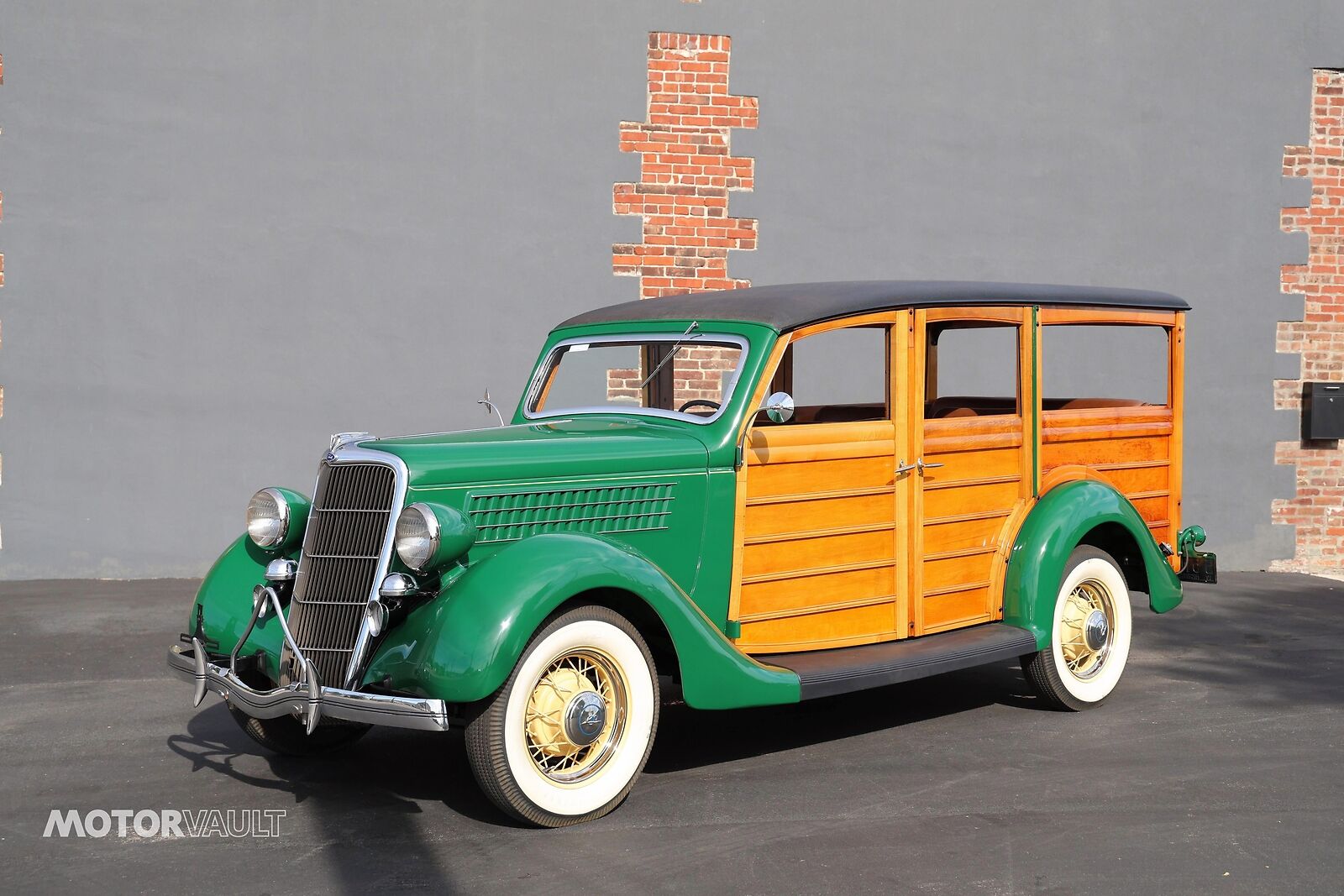 Ford-Deluxe-Wagon-Woodie-1935-5