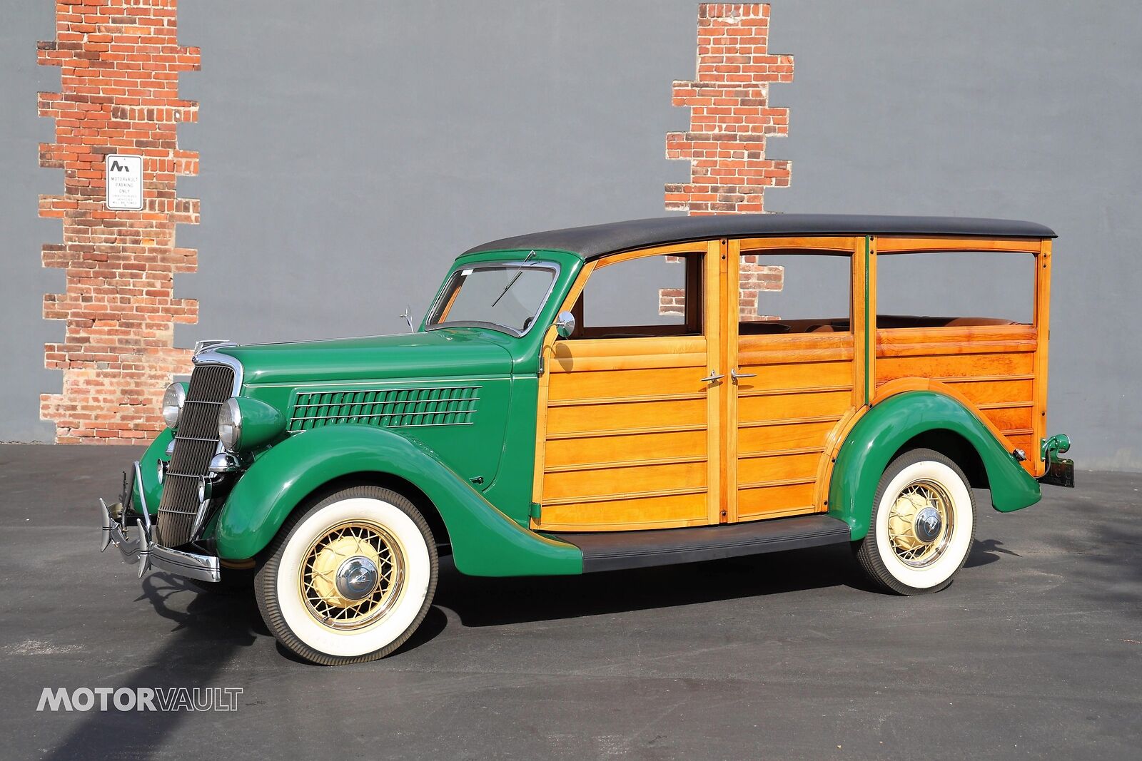 Ford-Deluxe-Wagon-Woodie-1935-7