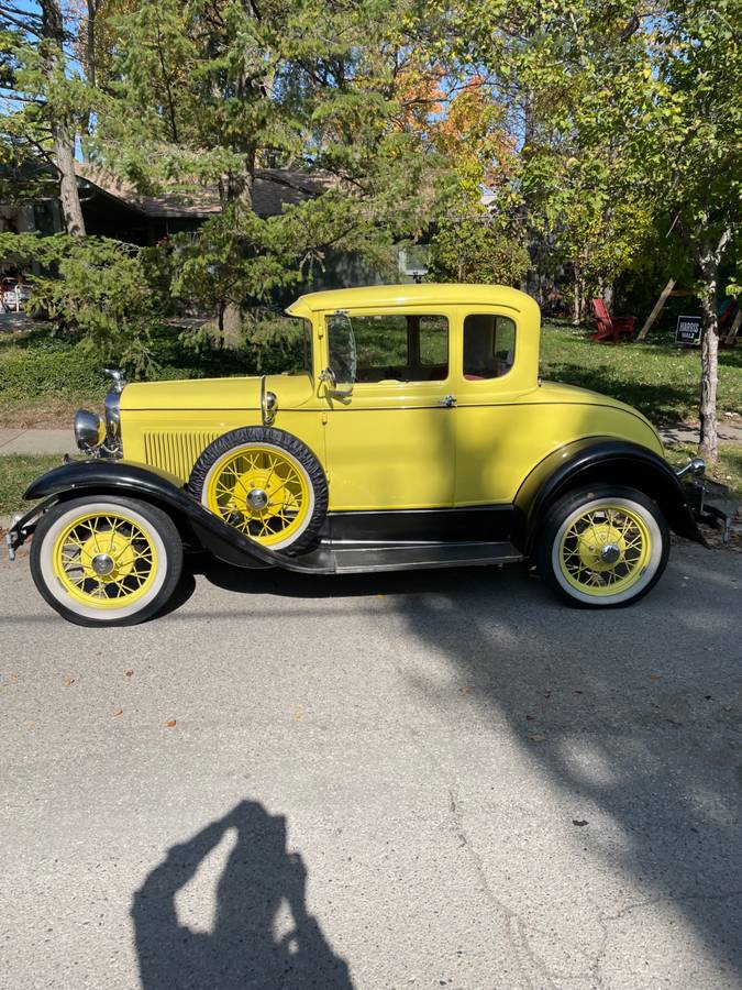 Ford-Deluxe-coupe-1930-17