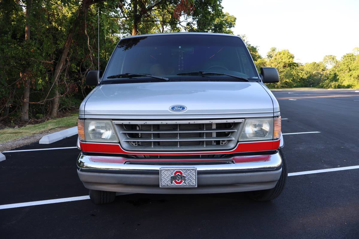 Ford-E-150-econoline-1993-9