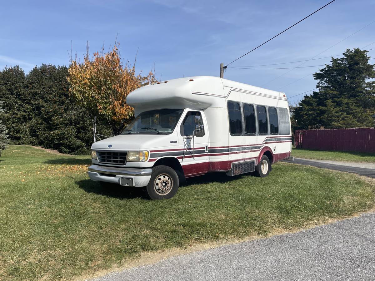 Ford-E-350-econoline-1993