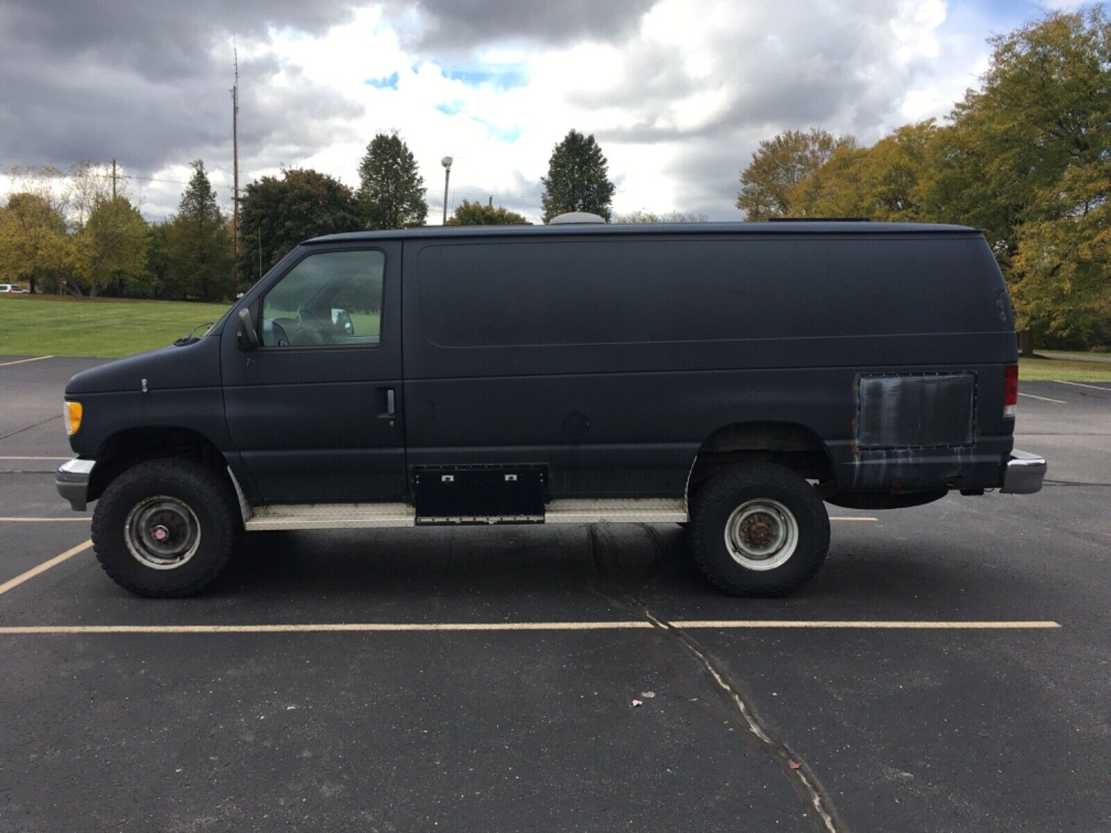 Ford-E-Series-Van-1995-1