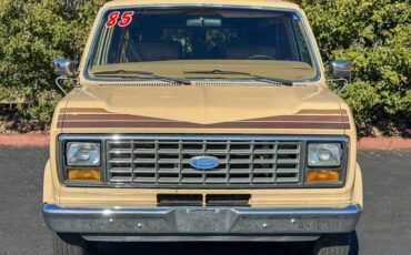 Ford-E-series-van-e150-1985