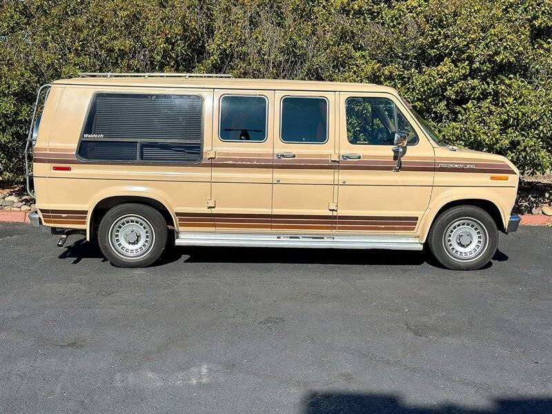 Ford-E-series-van-e150-1985-6