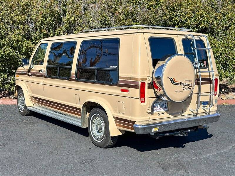 Ford-E-series-van-e150-1985-7