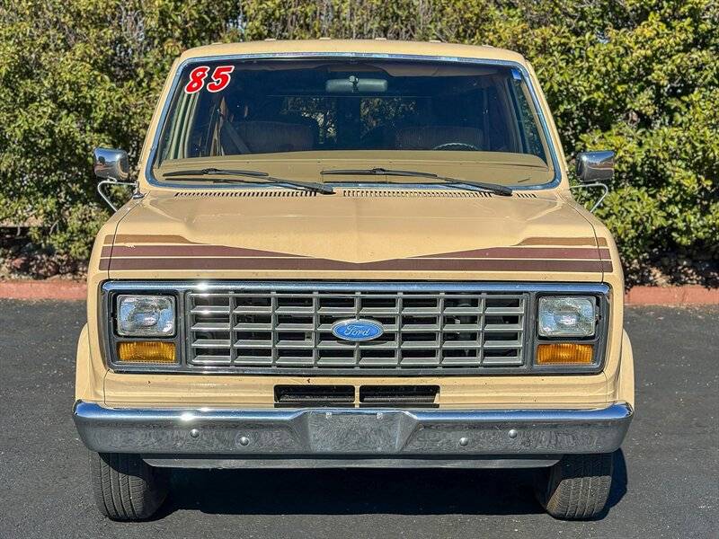 Ford-E-series-van-e150-1985