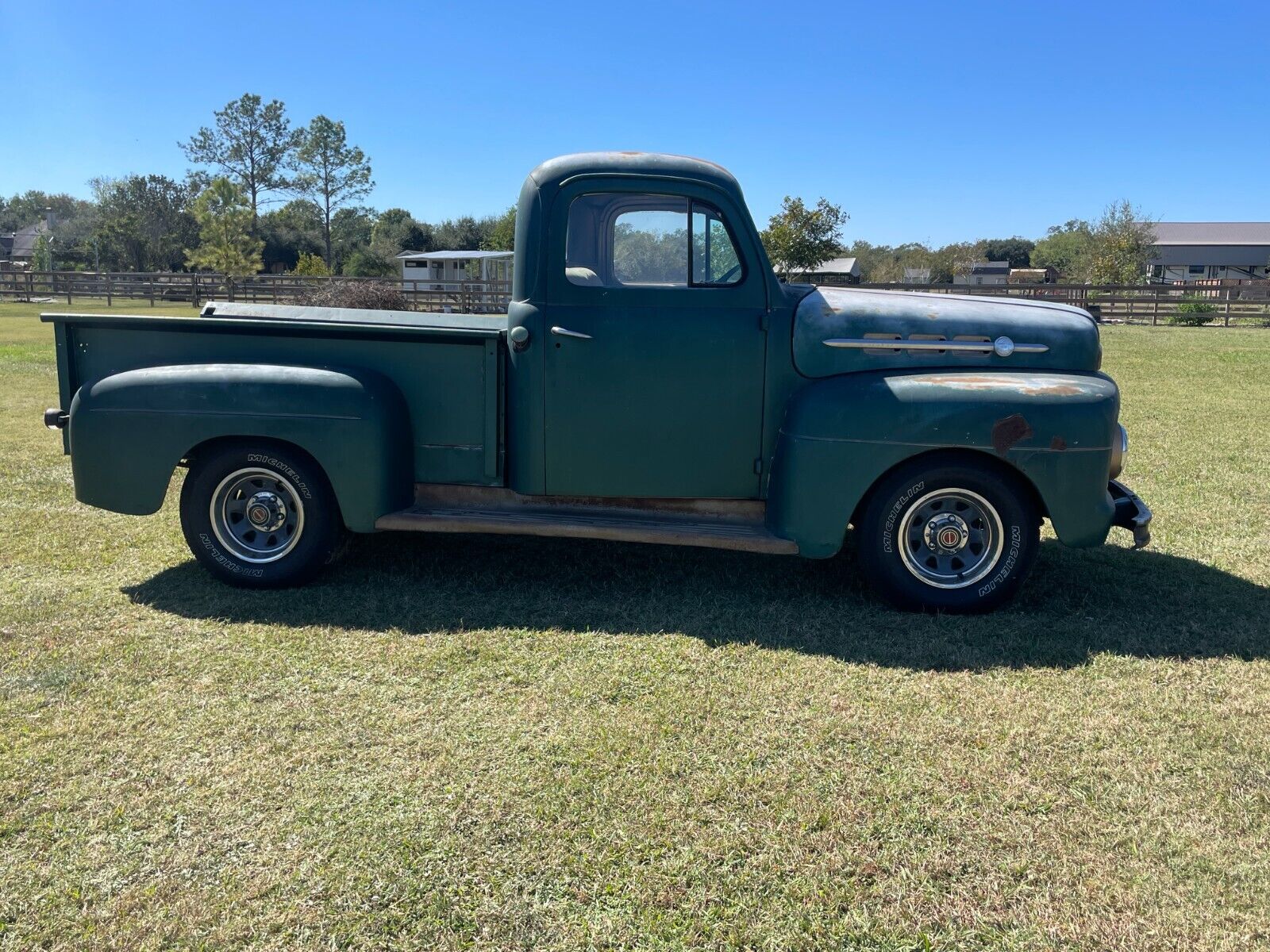 Ford-F-100-1952-3