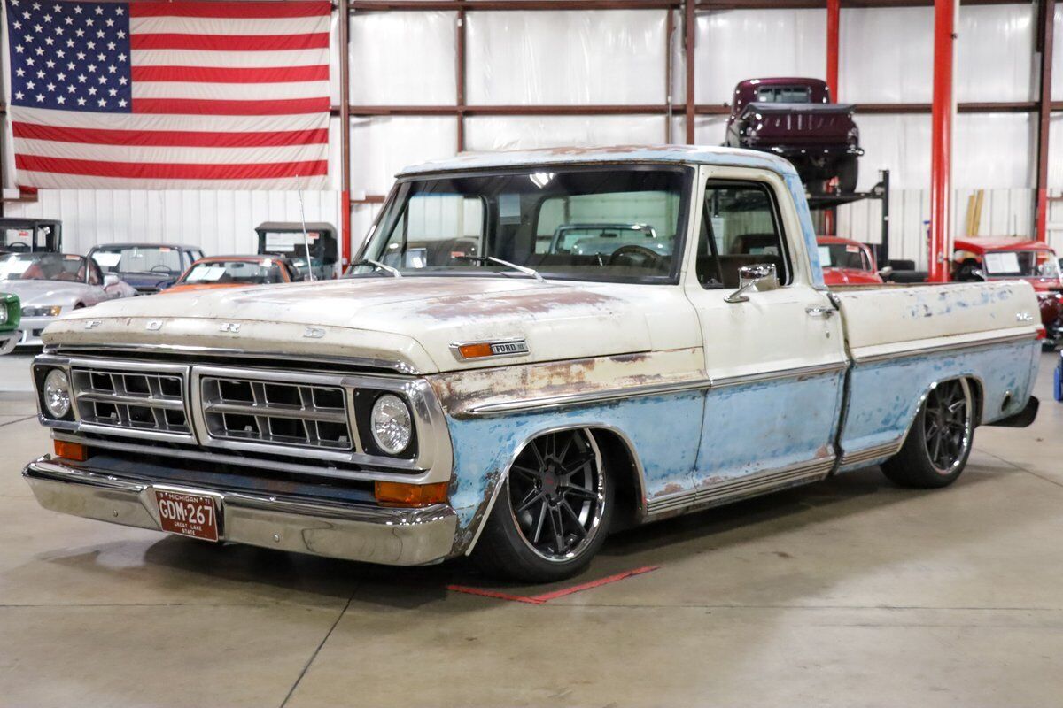 Ford F-100  year1}