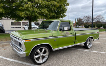 Ford F-100  year1}