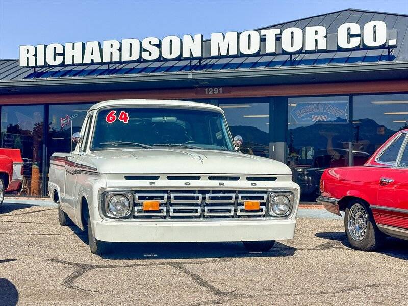 Ford-F-100-custom-cab-1964