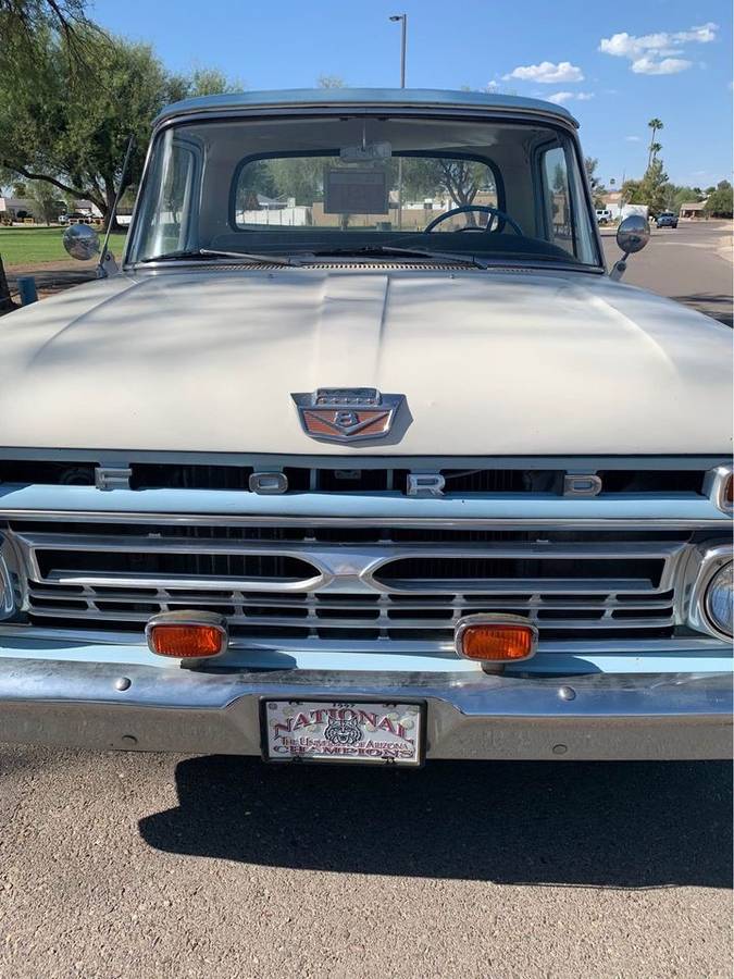 Ford-F-100-custom-cab-1965-1