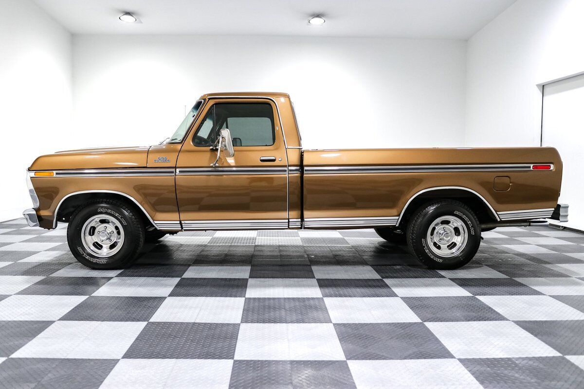 Ford-F-150-Pickup-1977-3