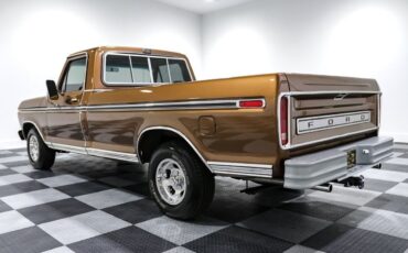 Ford-F-150-Pickup-1977-4