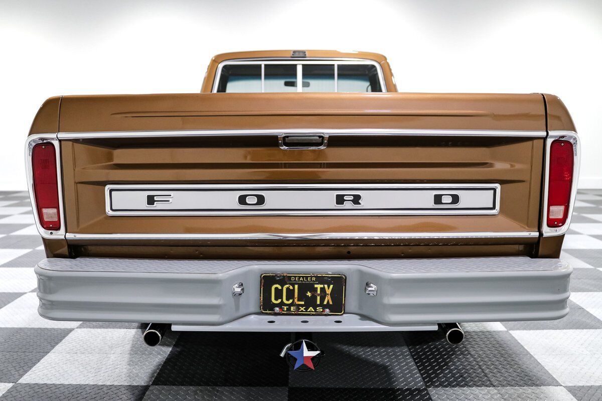 Ford-F-150-Pickup-1977-5