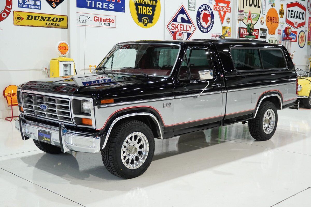 Ford-F-150-XLT-Lariat-Long-Bed-1985-1