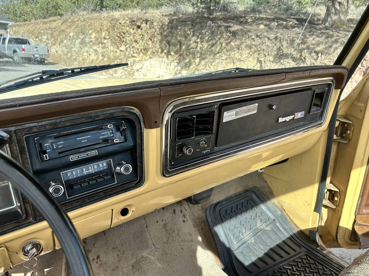 Ford-F-250-1975-8