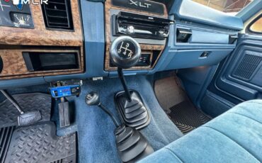 Ford-F-250-1986-27