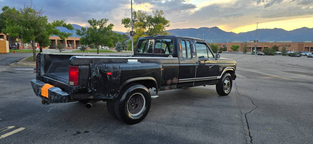 Ford-F-250-diesel-1986-16