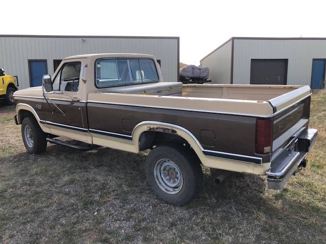 Ford-F-250-xl-reg-cab-1983-2