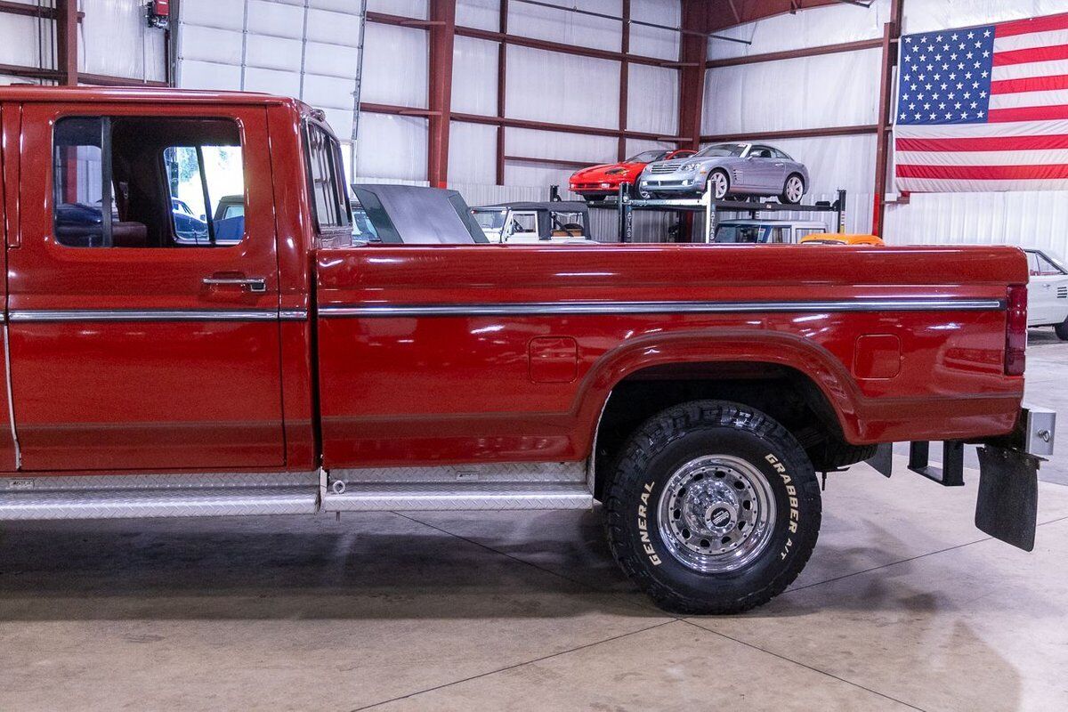 Ford-F-350-Pickup-1985-3