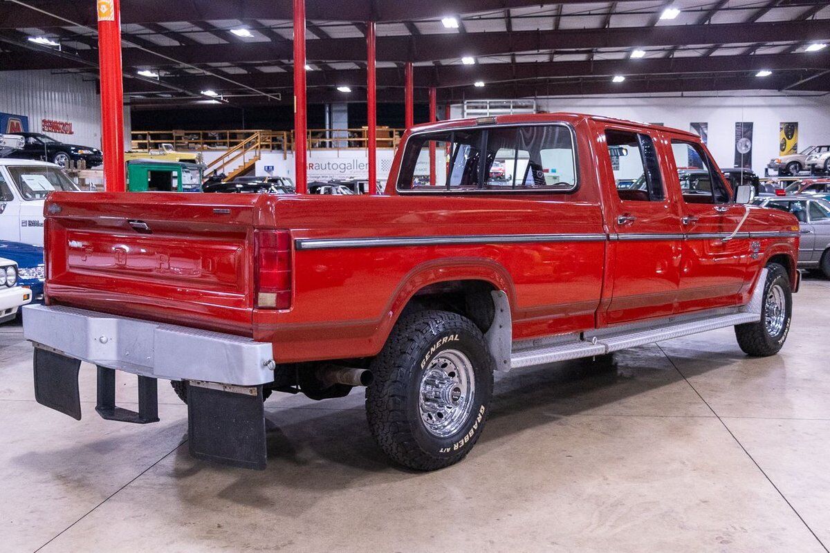 Ford-F-350-Pickup-1985-6