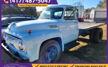 Ford-F-600-flatbed-1954