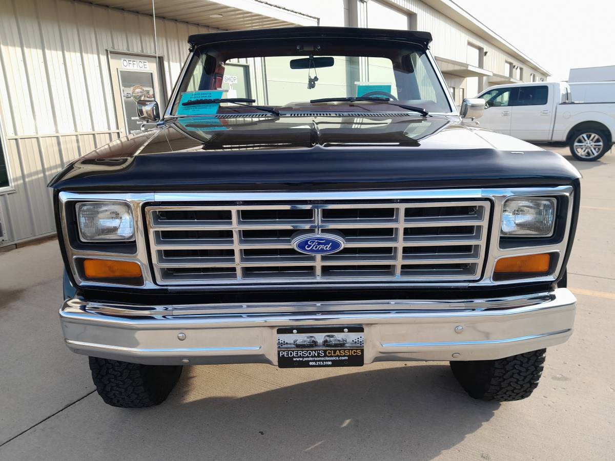 Ford-F150-xlt-lariat-1986-17