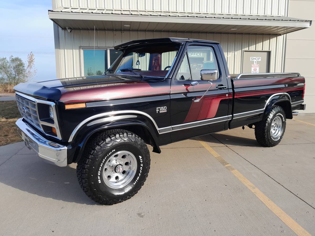 Ford-F150-xlt-lariat-1986