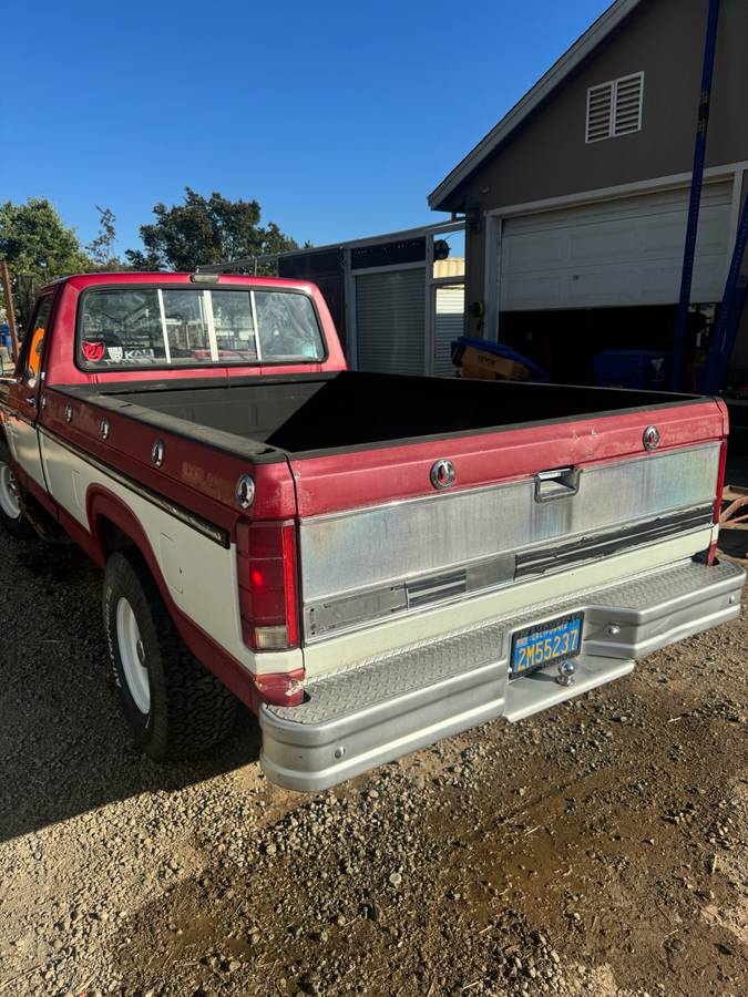 Ford-F250-1985-5