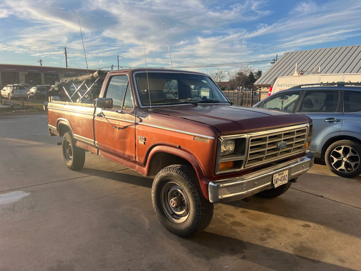 Ford-F250-4x4-diesel-1984-10