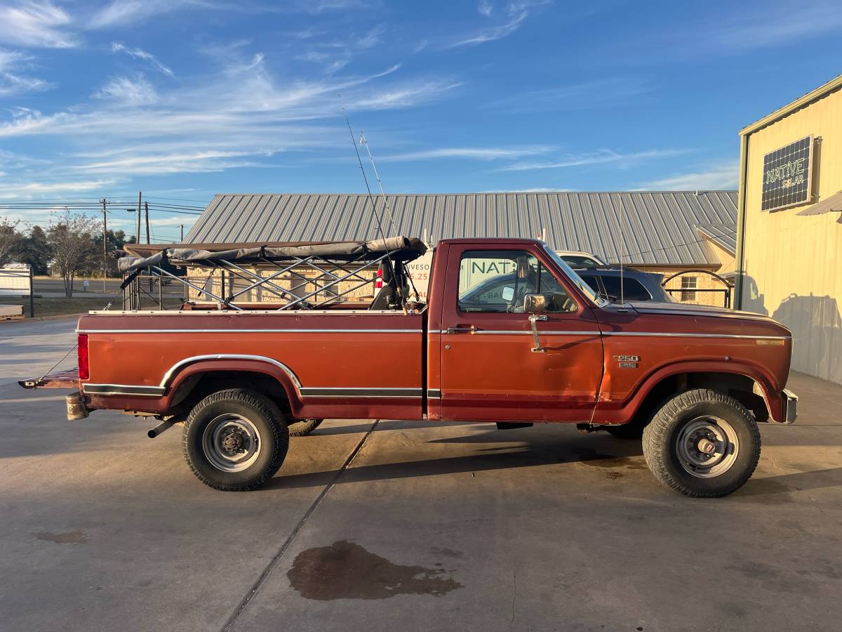 Ford-F250-4x4-diesel-1984-11