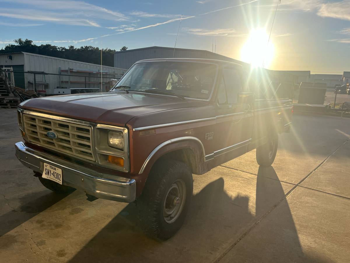 Ford-F250-4x4-diesel-1984-6