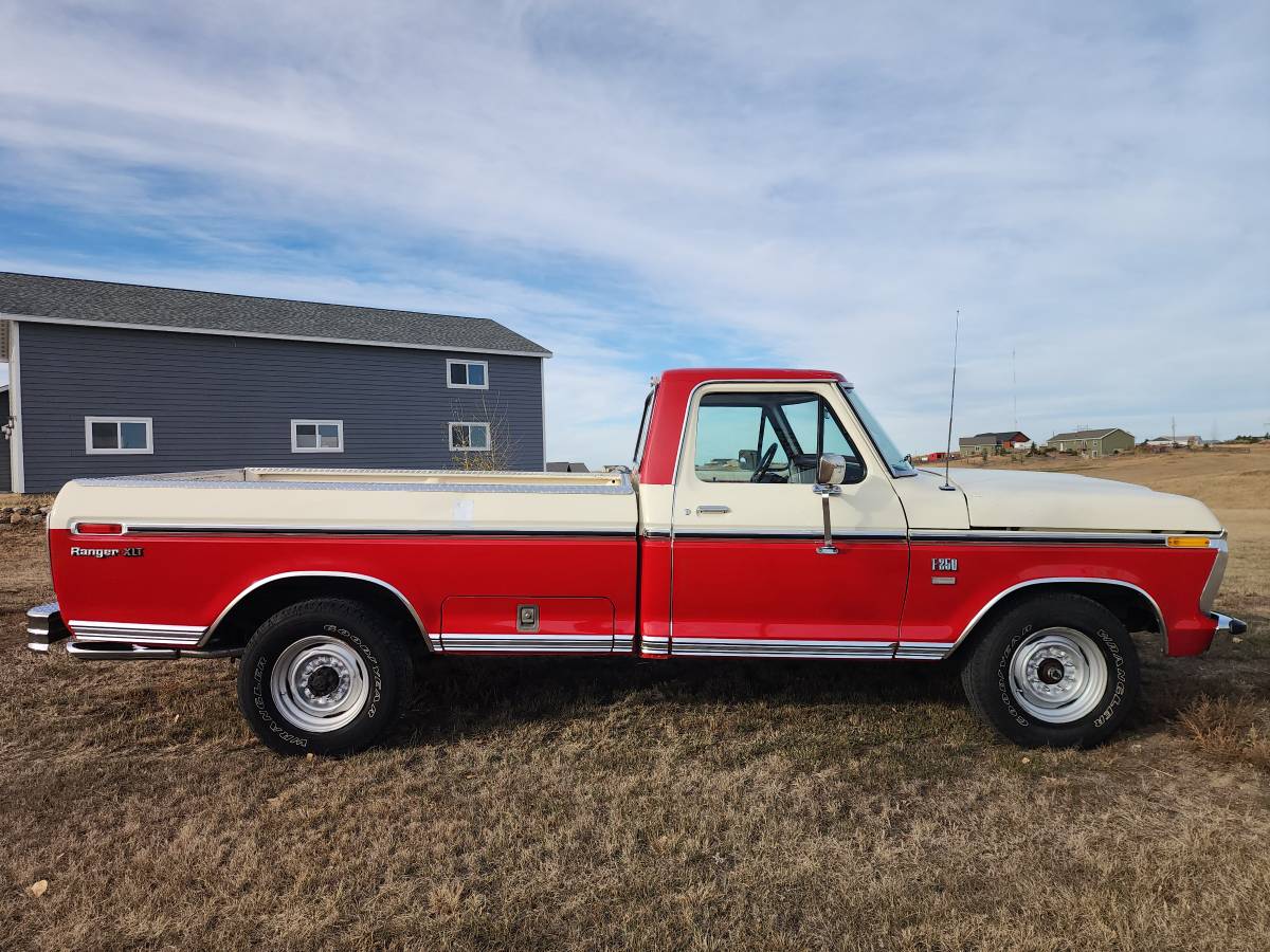 Ford-F250-camper-special-1976-4