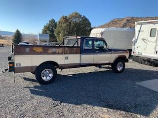 Ford-F250-extended-cab4x4-1979-3