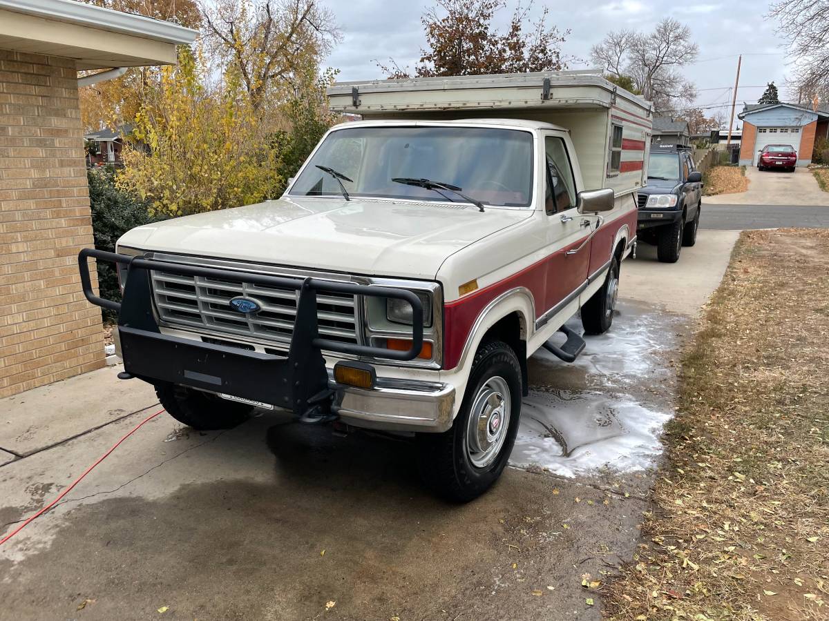 Ford-F250-lariat-1985-9