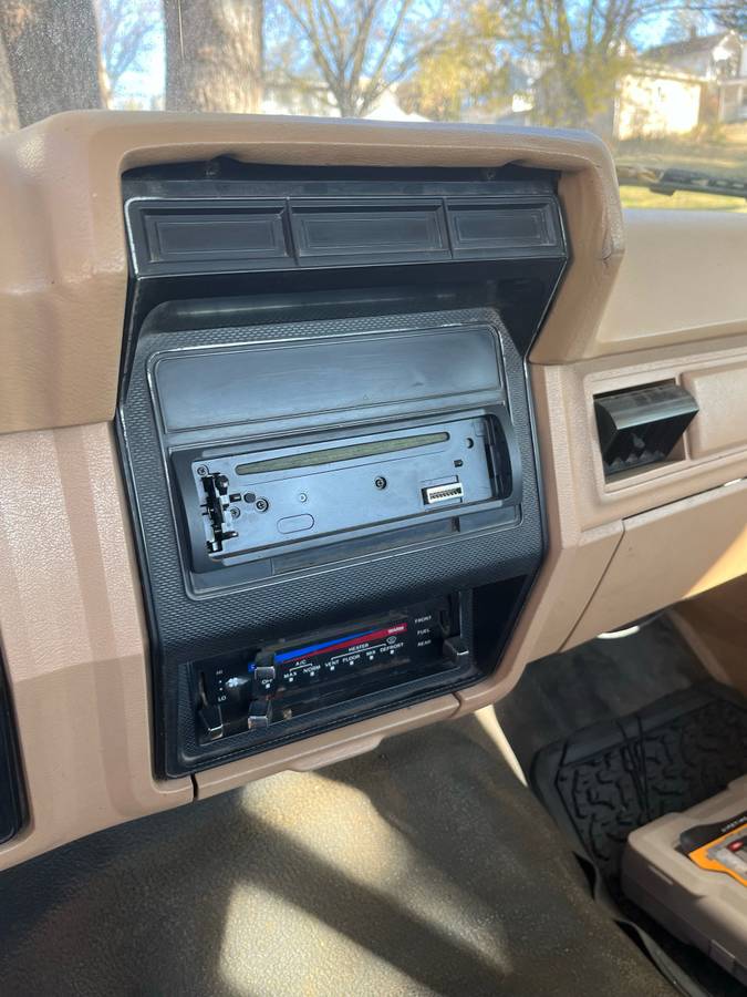 Ford-F250-style-pk-1983-15