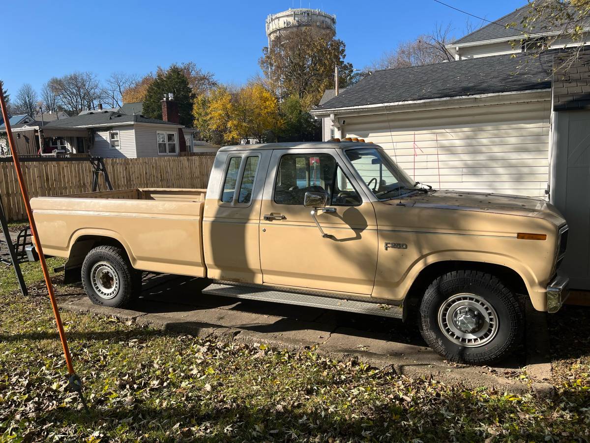 Ford-F250-style-pk-1983