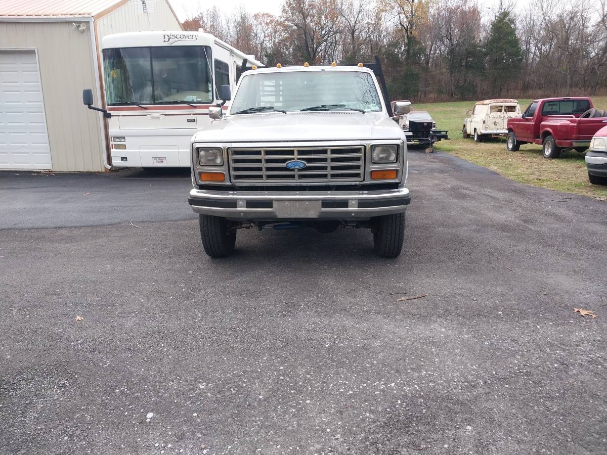 Ford-F350-4x4-1984-5