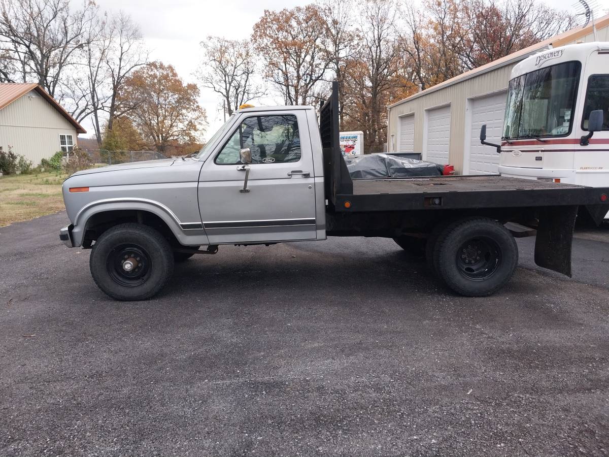 Ford-F350-4x4-1984-7