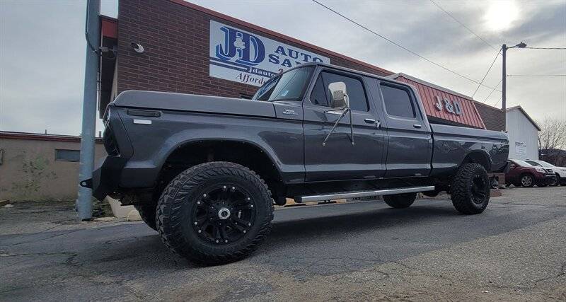 Ford-F350-crewcab-diesel-1977-3