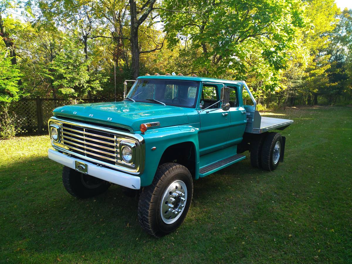 Ford-F750-diesel-1971