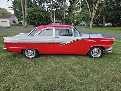 Ford-Fairlane-1956-7