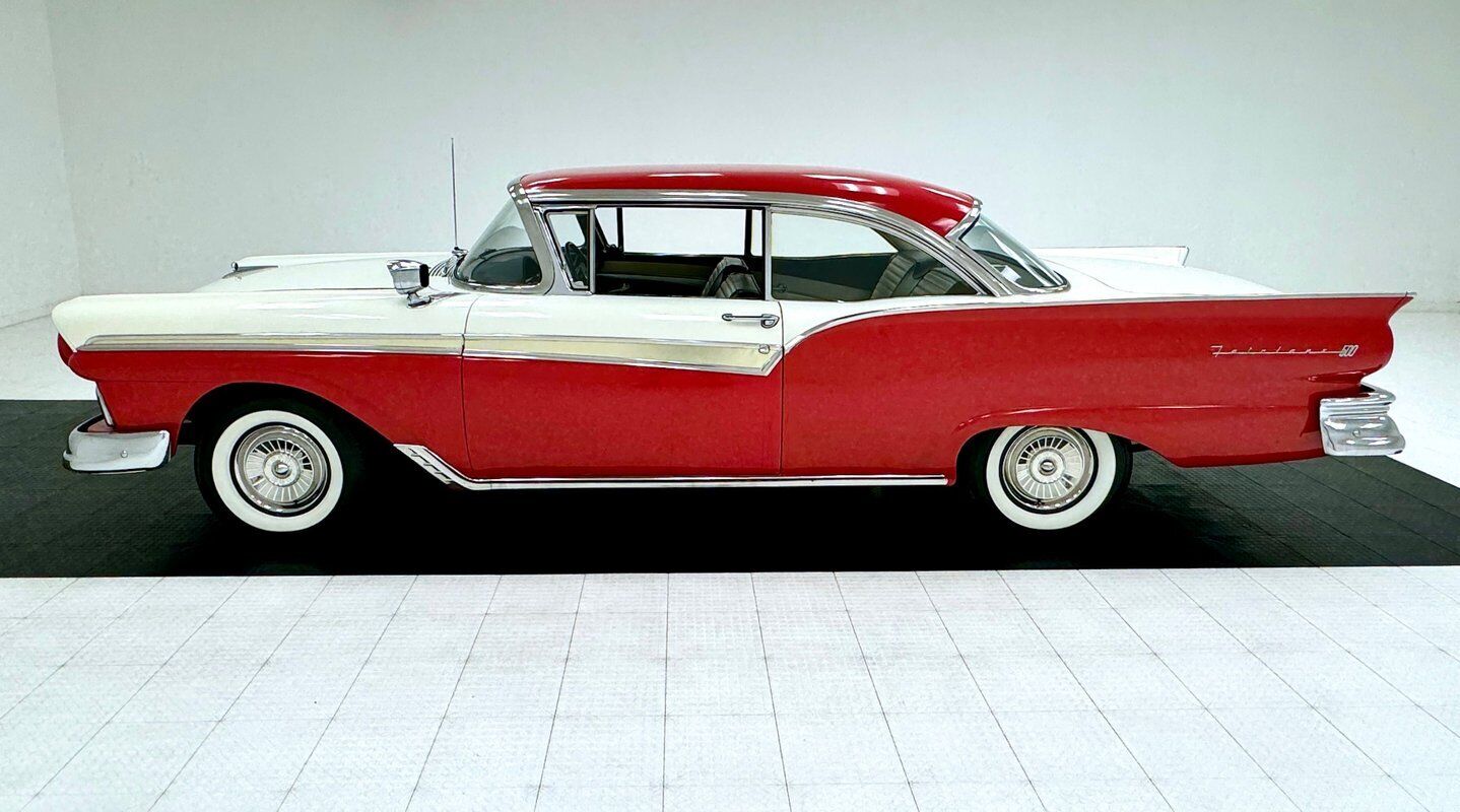 Ford-Fairlane-1957-1